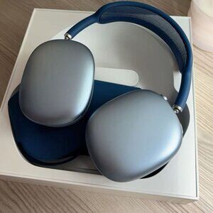 Blue Airpods pro max